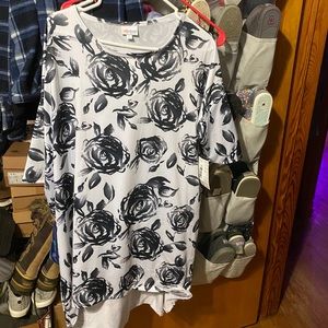 NWT lularoe size large flowered black/white irma